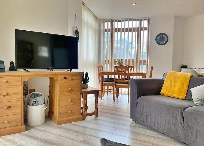 Two Bedroom Apartment In Central Bournemouth